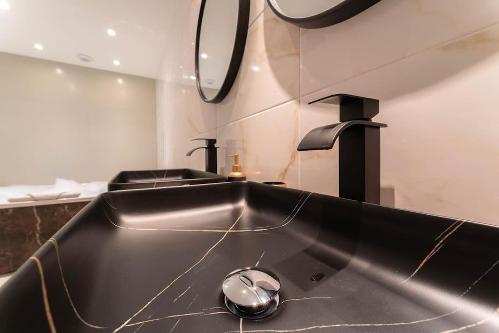 Avec 2 Jacuzzi Balneo, Parking Apartment Nizza